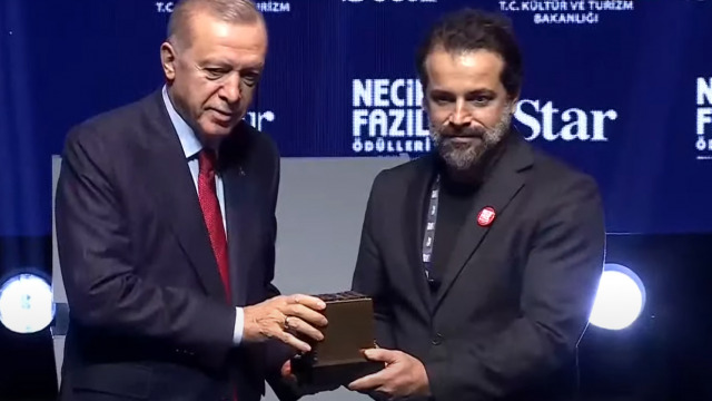 “Samsun Üniversitesi Mimarlık ve Tasarım Fakültesi Dönüşümü Projesi” Ödülünü Cumhurbaşkanımız Recep Tayyip Erdoğan’dan Aldı