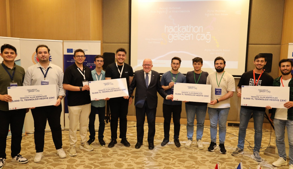 Gelişen Çağ Hackathonu Heyecanında Kazananlar Belli Oldu